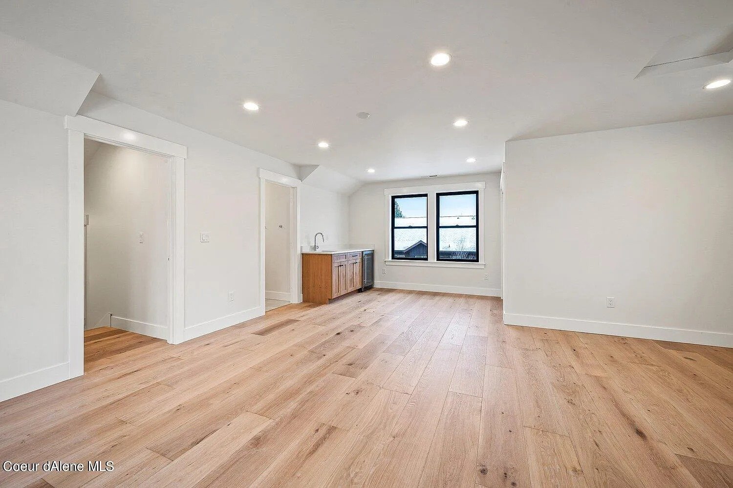 428 W Beach Ct