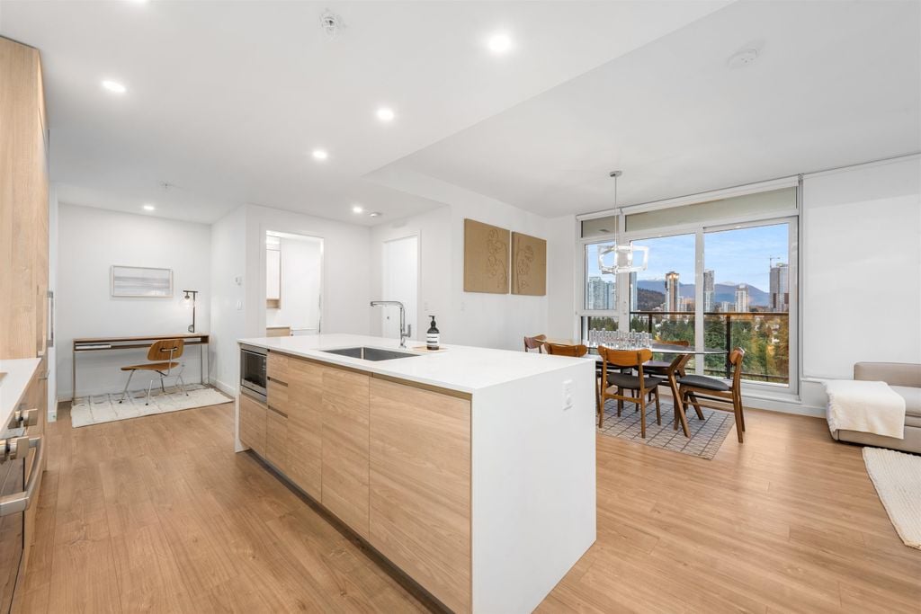 585 Austin Ave, #2103