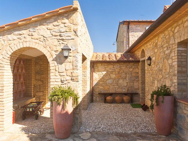 The White Retreat Tuscan House