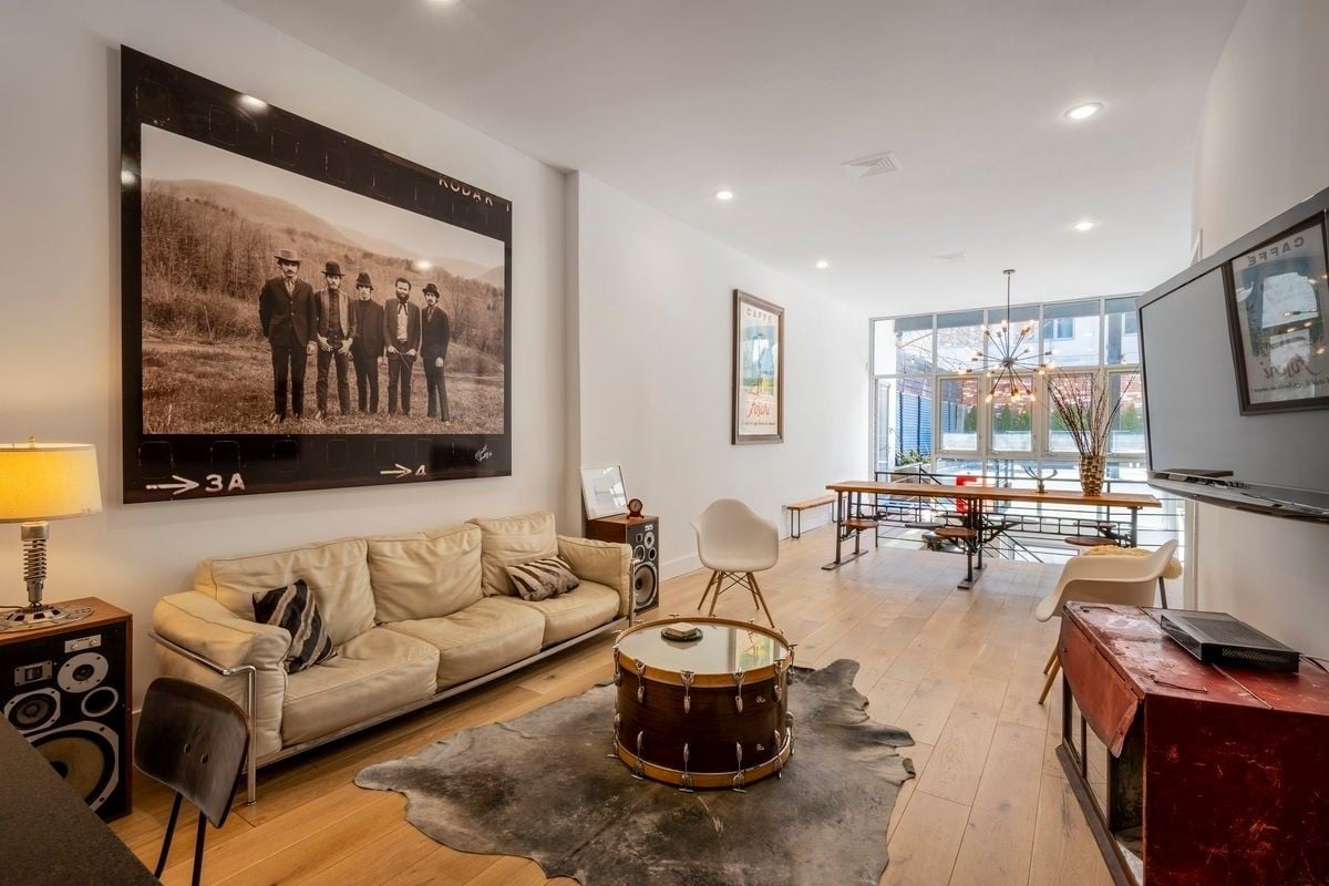 550 Grand Street, 1