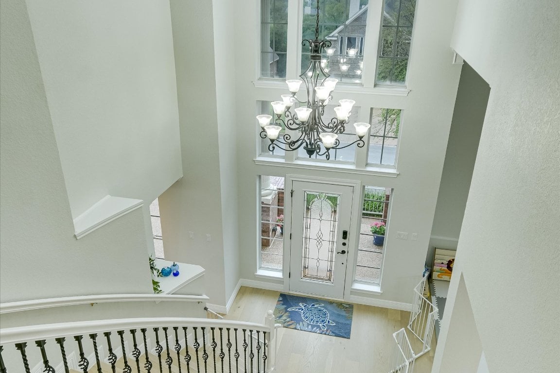 2112 Cliffs Edge Dr