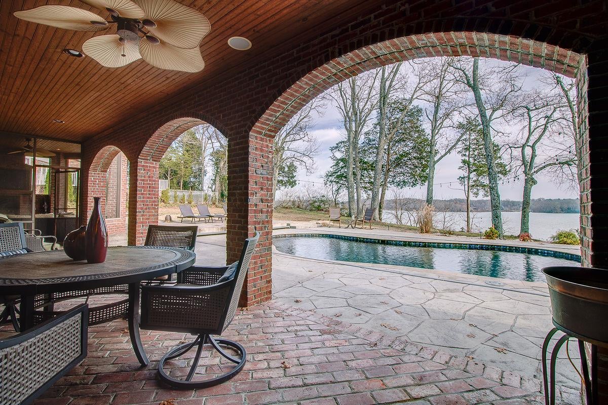 119 Bluegrass Point
