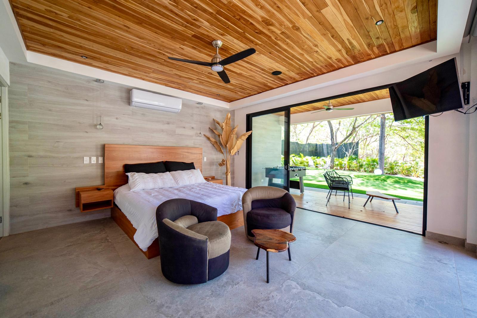 Casa La Ola Perfecta | Luxury 5-Bedroom Home with Pool Near the Beach in Hacienda Pinilla