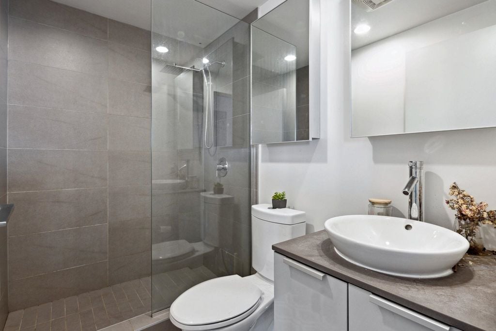 128 W Cordova St, #1601