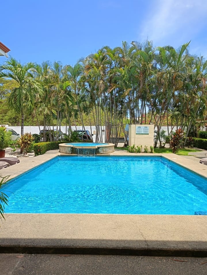 Veintemiglia #5 | 1-Bedroom Condo in the Heart of Playas del Coco