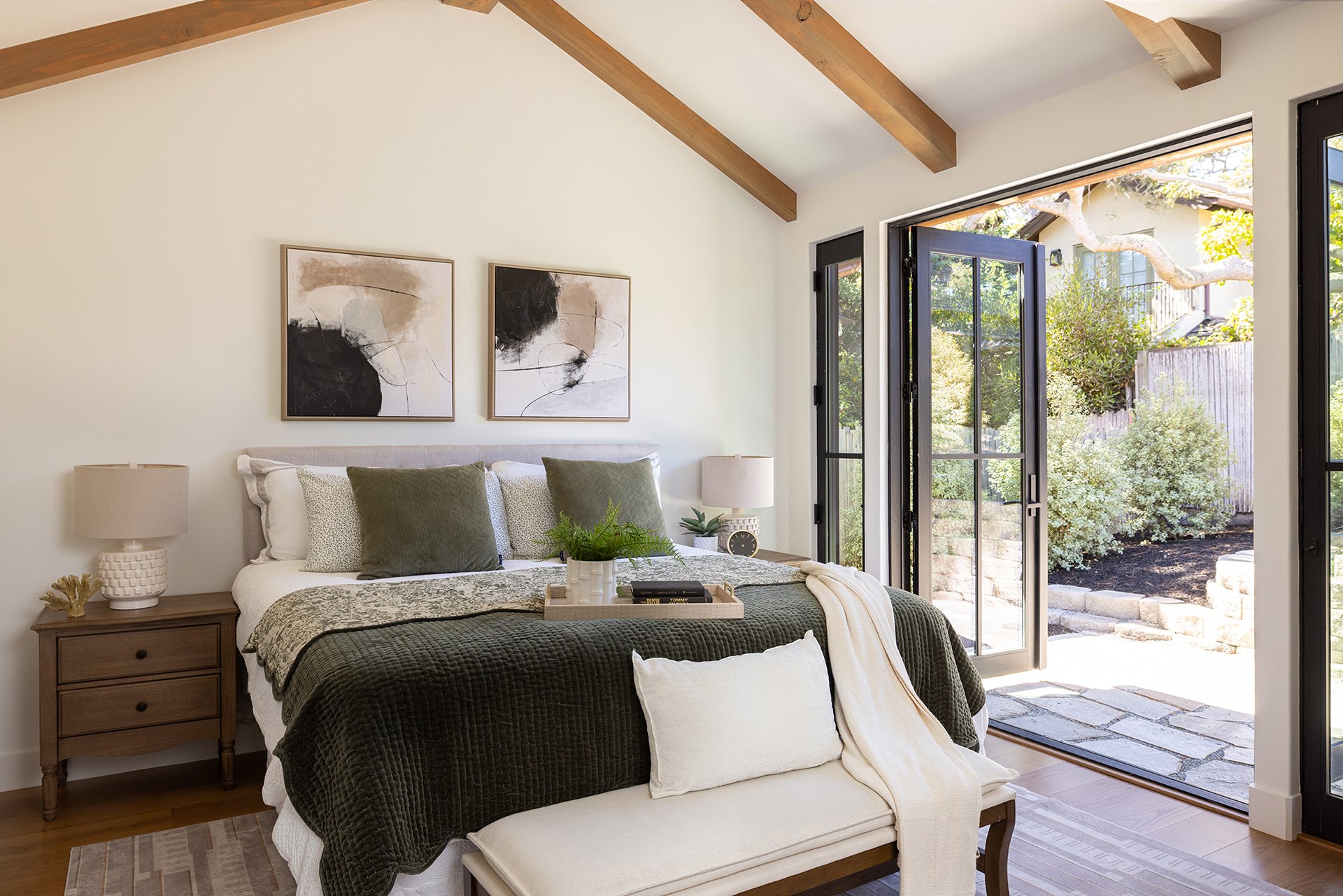 Modern Carmel Haven - Mission 5NW of Santa Lucia