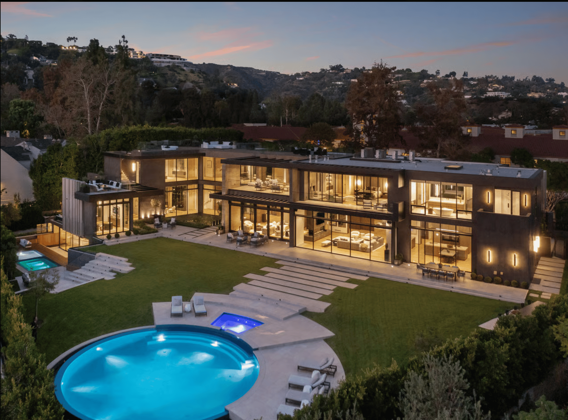 The Monocle, Holmby Hills