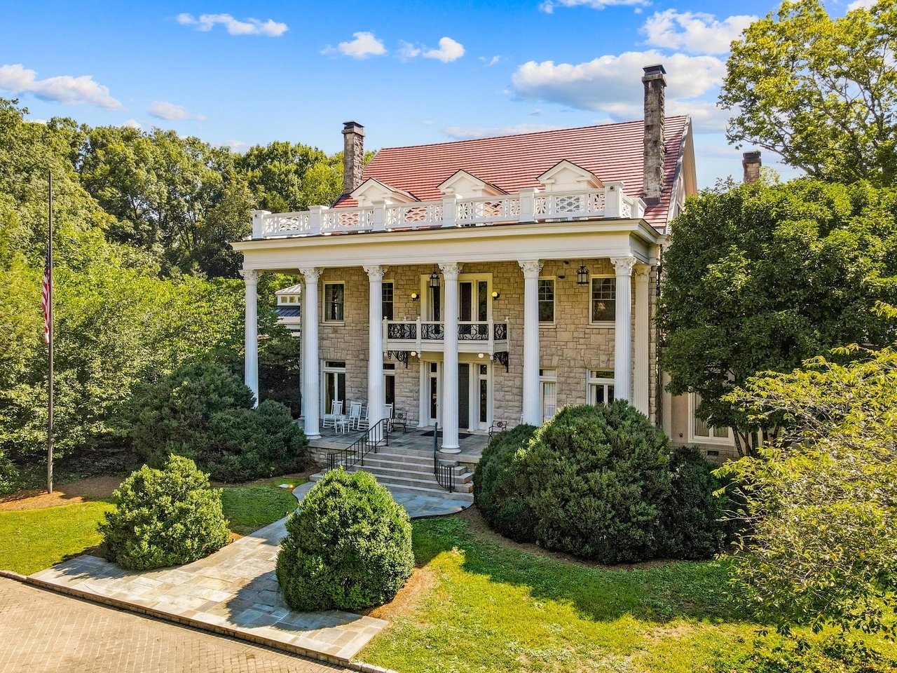 211 Deer Park Dr