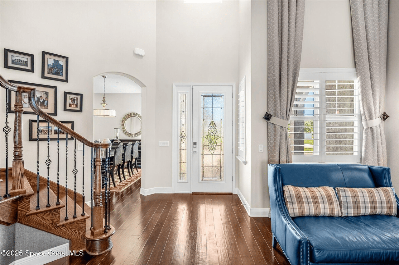 3077 Cortona Dr