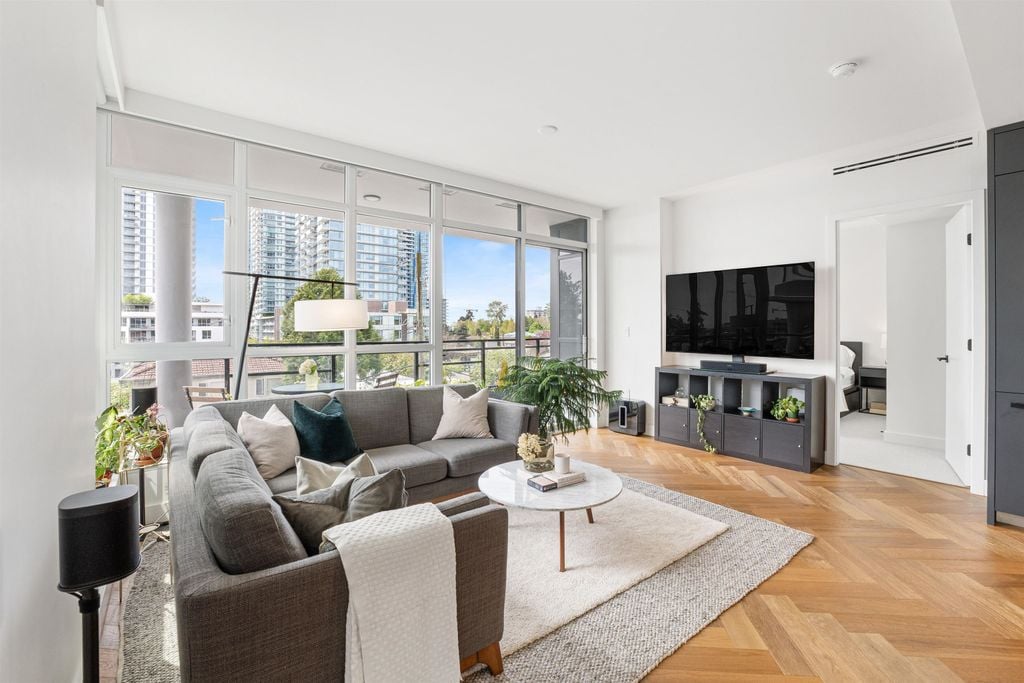 458 W 63rd Ave, #306