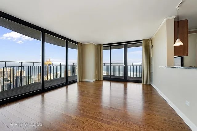 225 N Columbus Dr Unit 6705