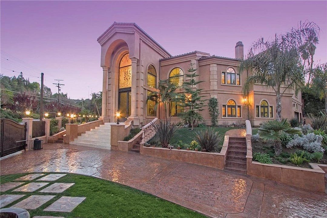 House Lumina