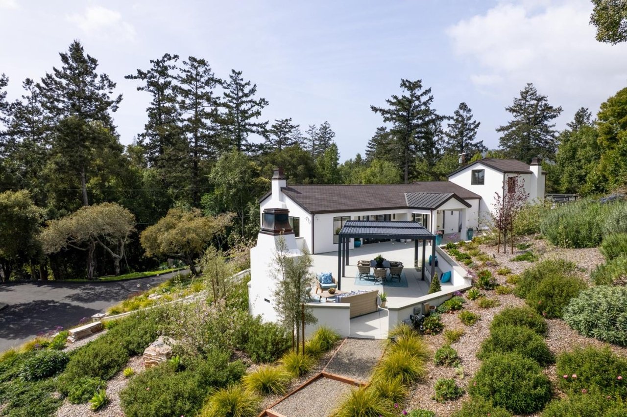 39 Hollins Dr