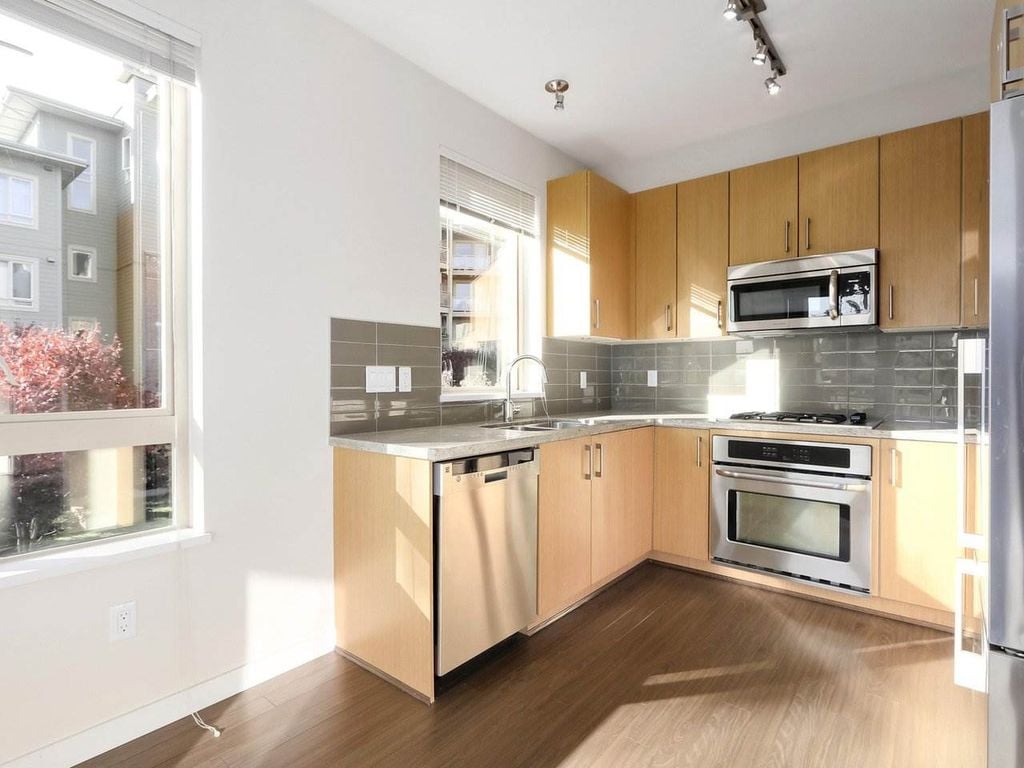 119 W 22nd St, #222