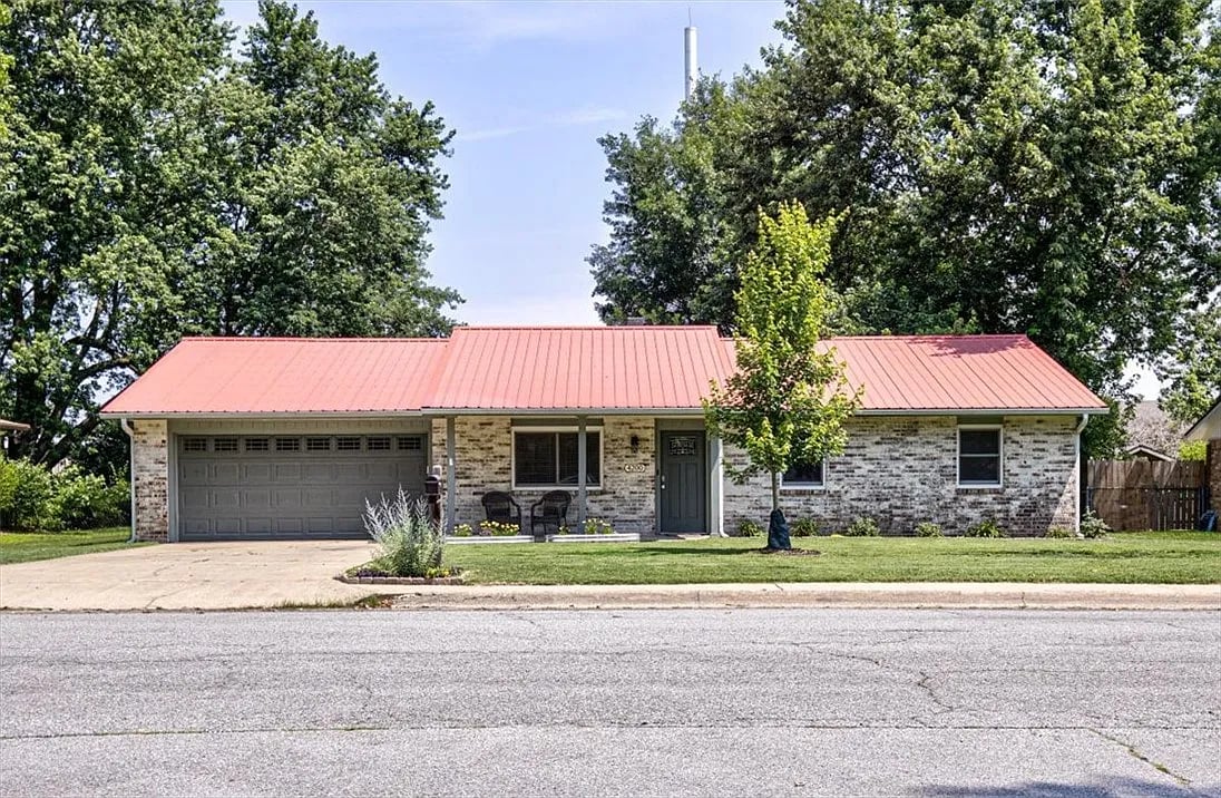 4200 Chapman Ave