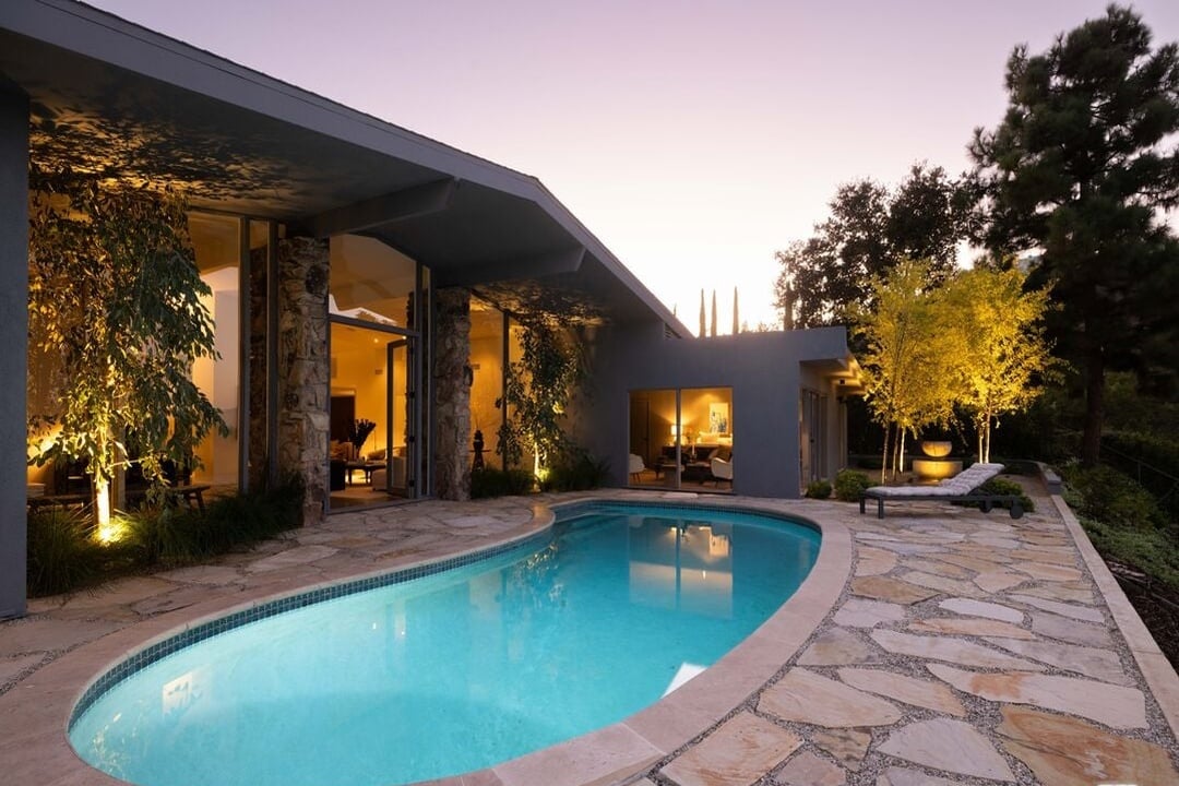 Crownfall Reserve, Edwin Dr, 90046