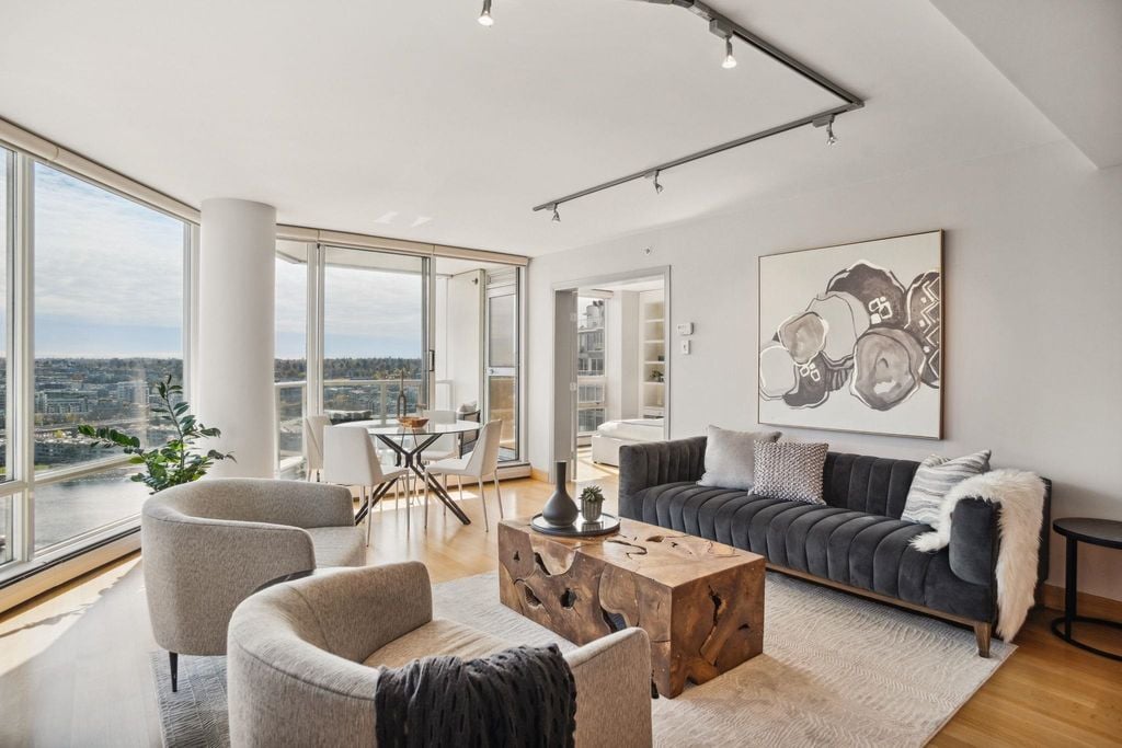 1201 Marinaside Cres, #2505