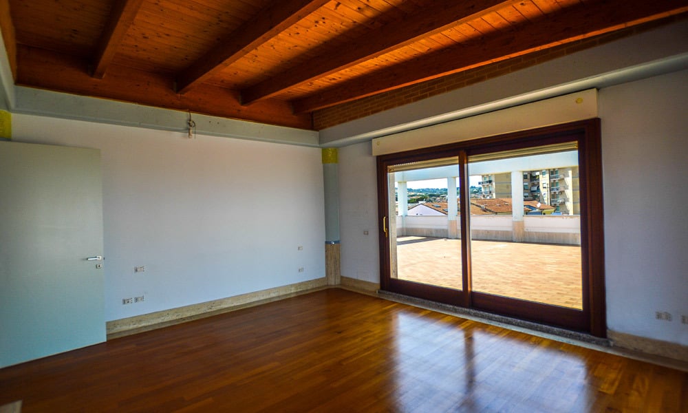 Perfect Penthouse with Panoramic Beachfront Views