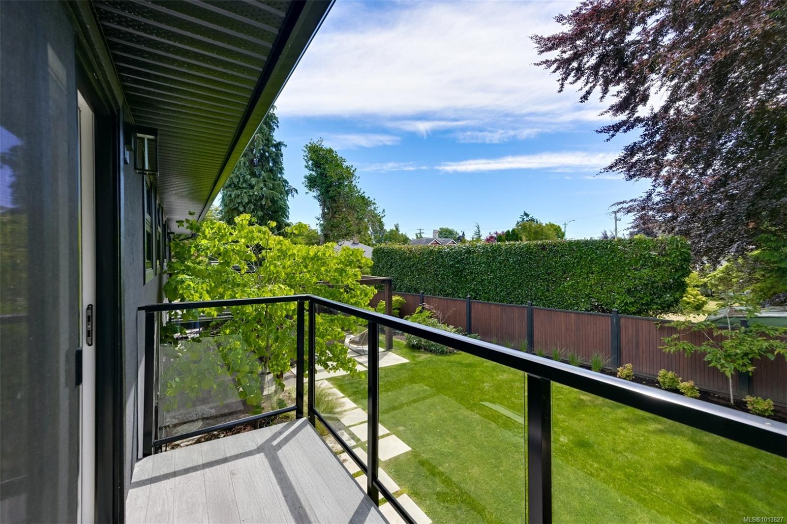 2091 Stonehewer Pl