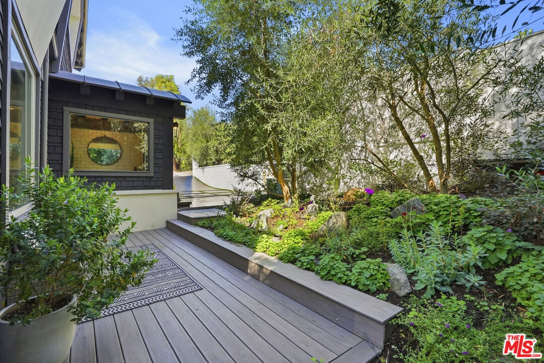 Solis Vista, Serra Rd, 90265