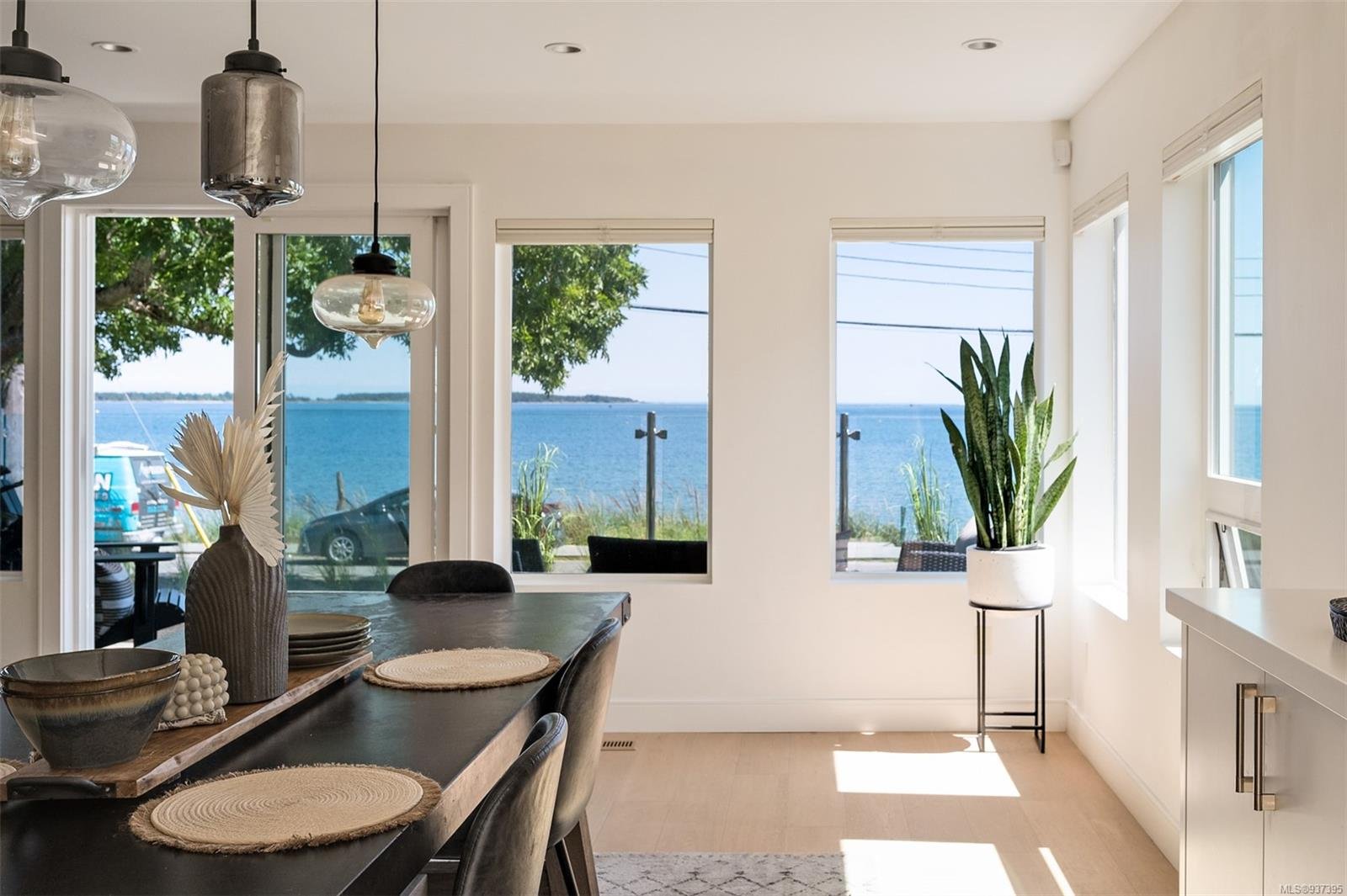 2378 Esplanade