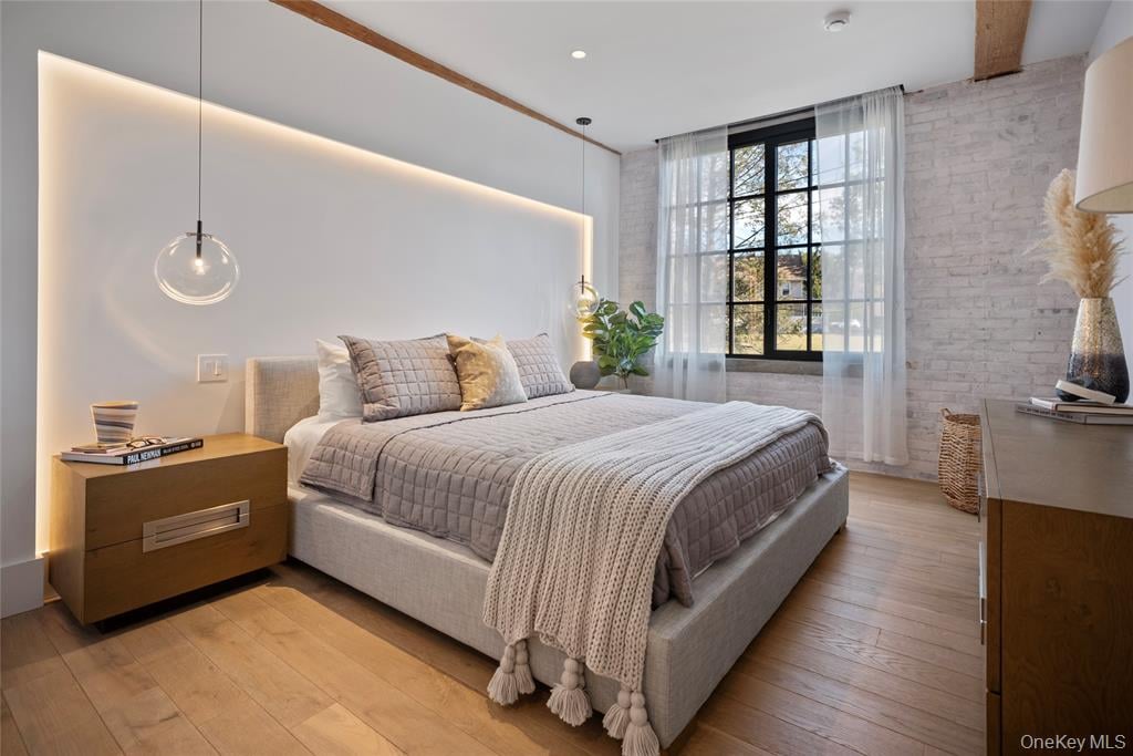 41 Richmondville Avenue Unit: 303