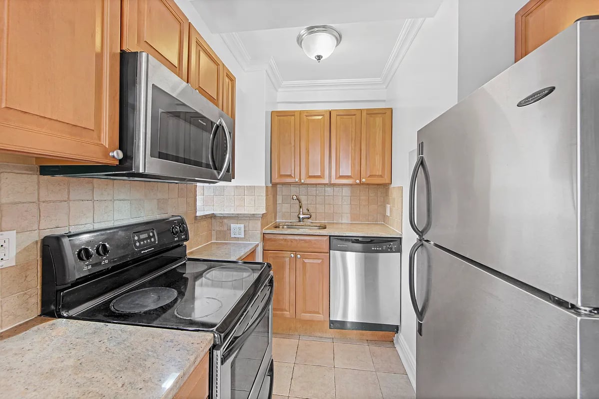 320 E 42nd St, #1510