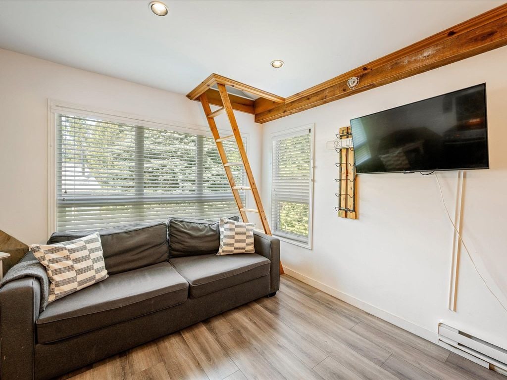 2134 Sarajevo Dr, #1