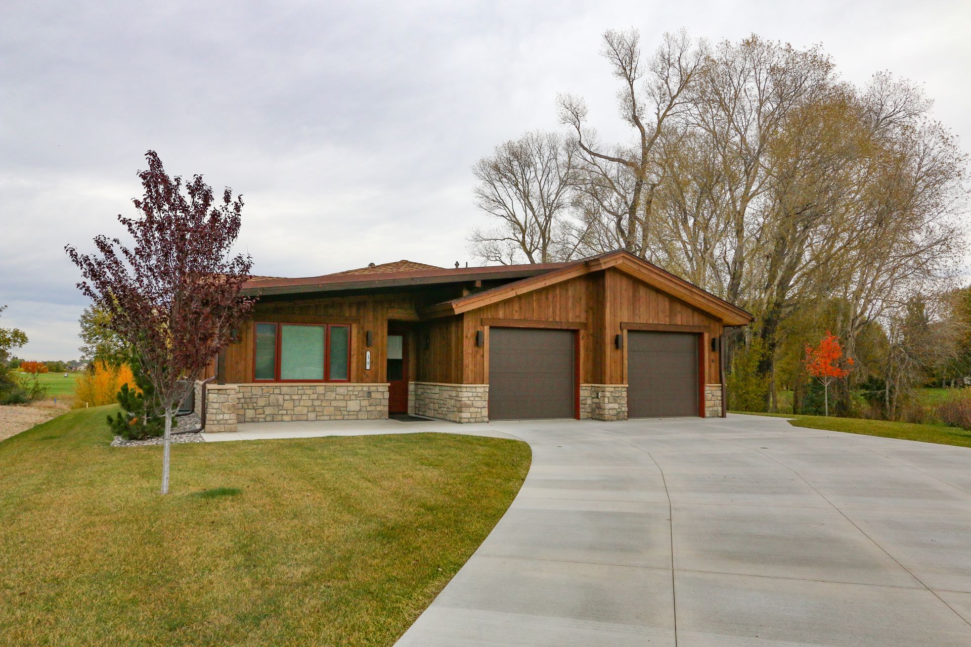 15 Creekside Ln