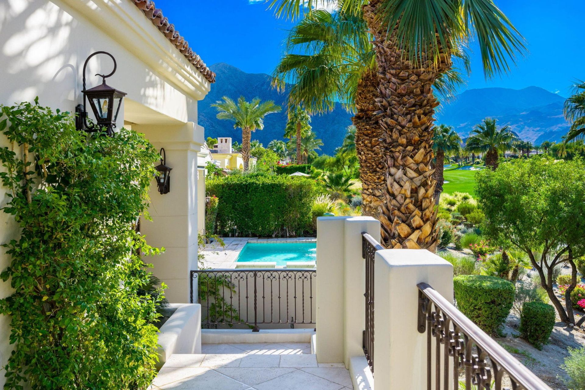 52705 Claret Cove