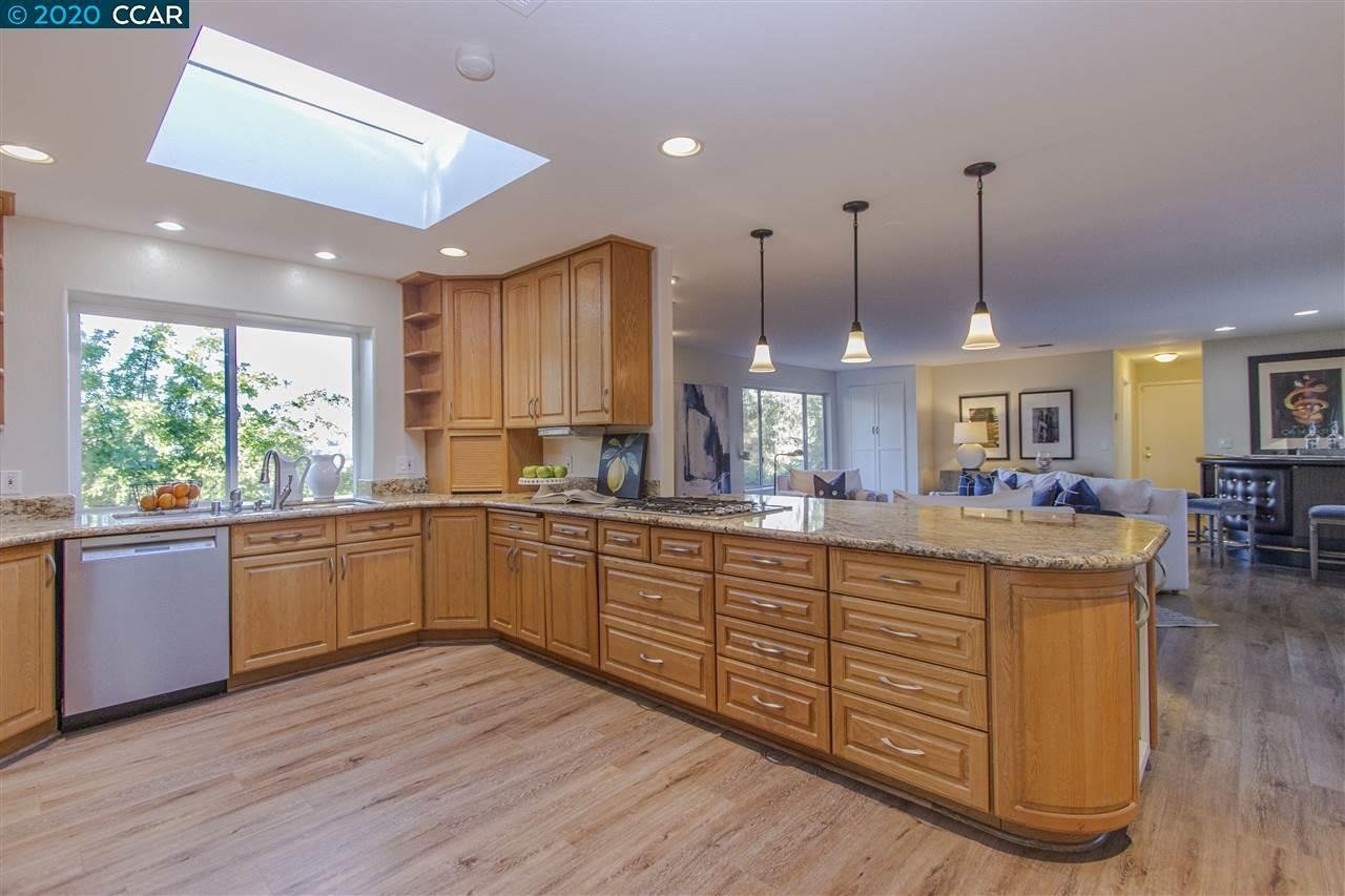 3258 Judith Ln
