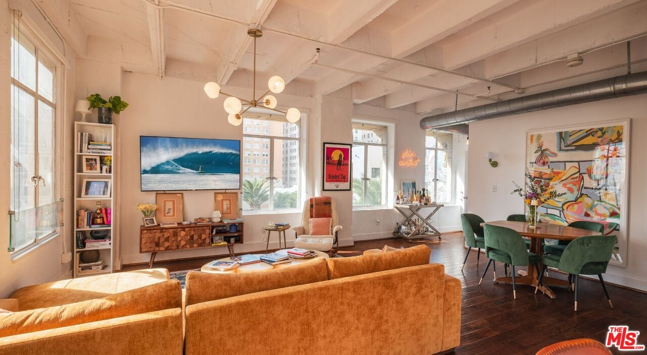 6253 Hollywood Blvd, #402