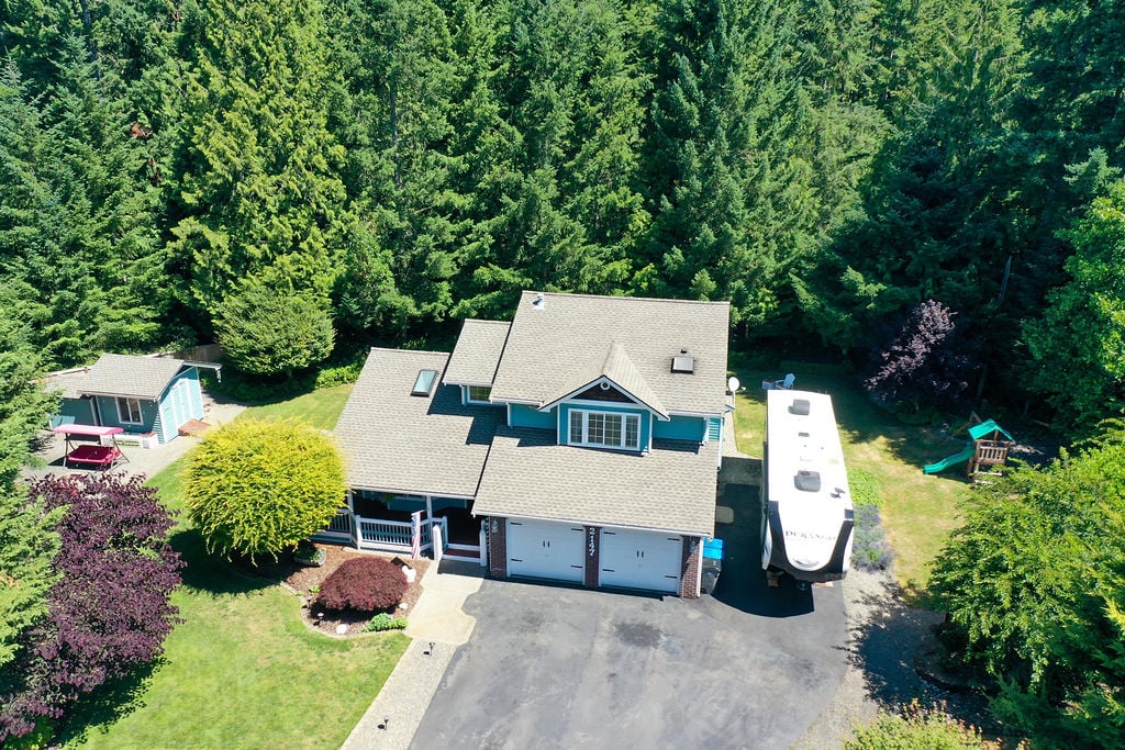2147 Dunrobin Lane E