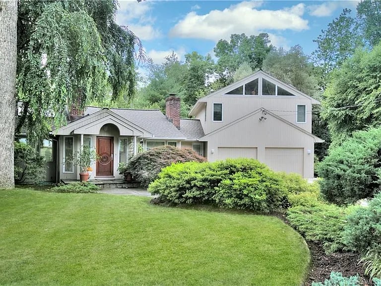 6 Manor Drive