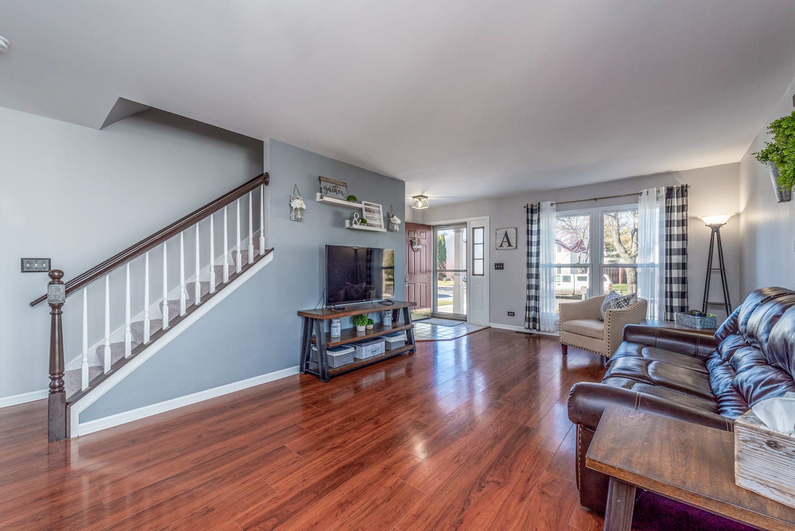5390 Lansbury Circle
