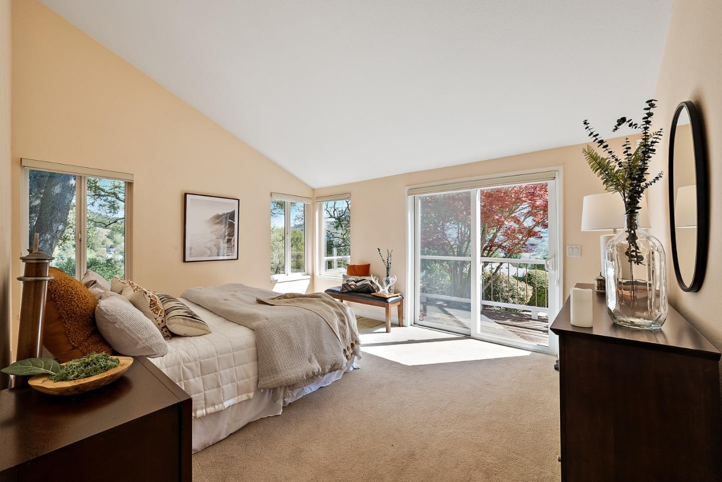 18260 Lakeview Ct Los Gatos, CA 95033