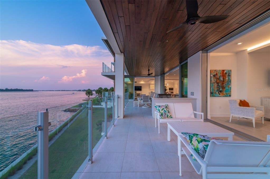 4750 Ocean Blvd, #202