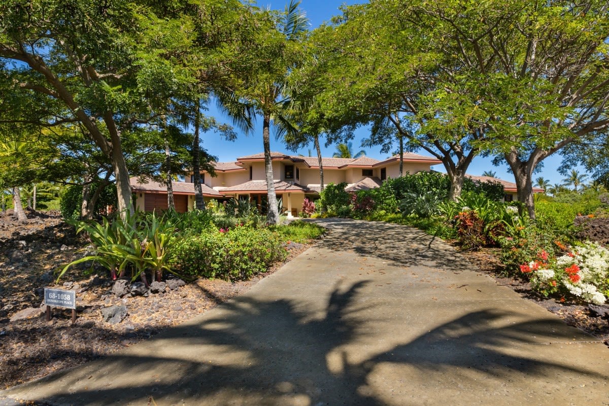 49 BLACKSAND BEACH AT MAUNA LANI RESORT