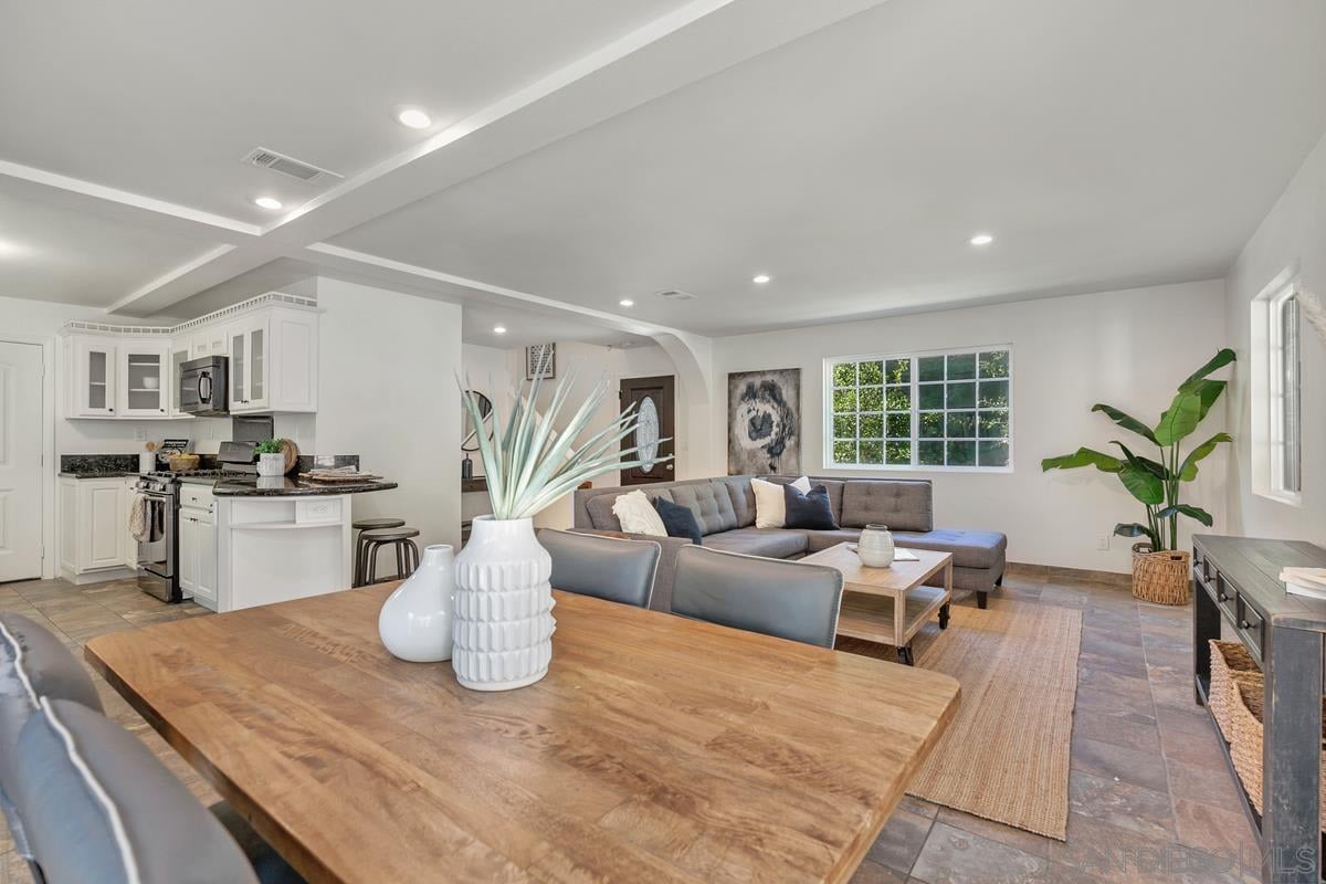 1949 Sonoma Ln
