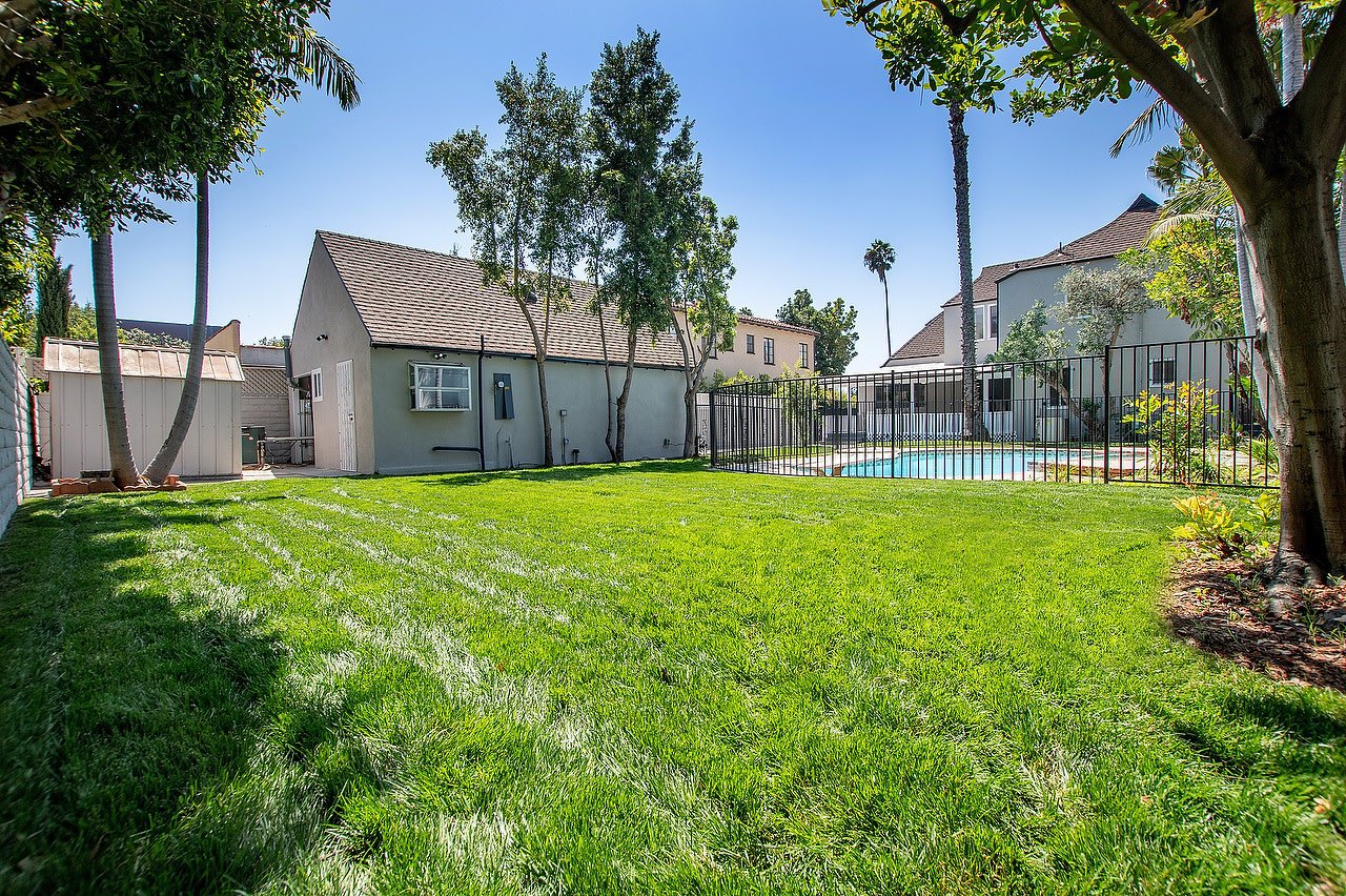 458 S Highland Avenue