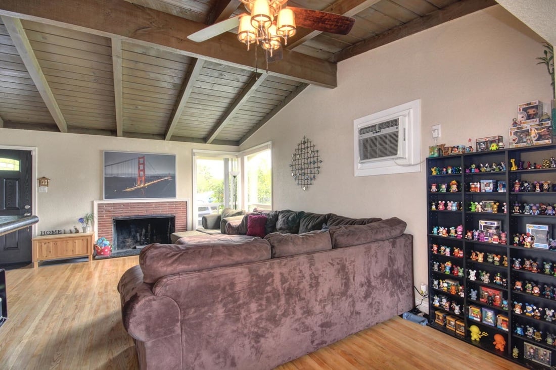 Just Listed for Under $200k!