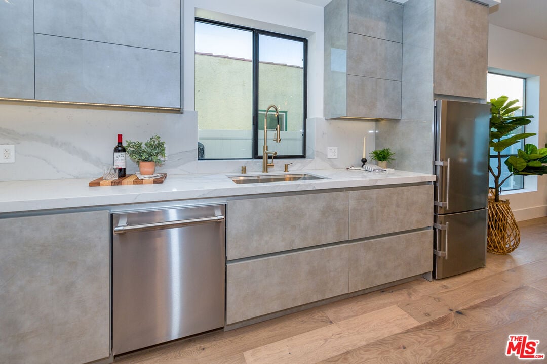 1635 S Sherbourne Dr