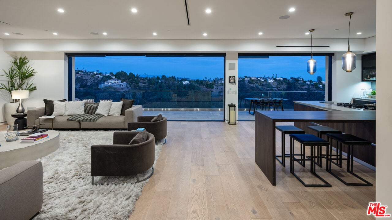 Aurelian Crest, Linda Flora Dr, 90049