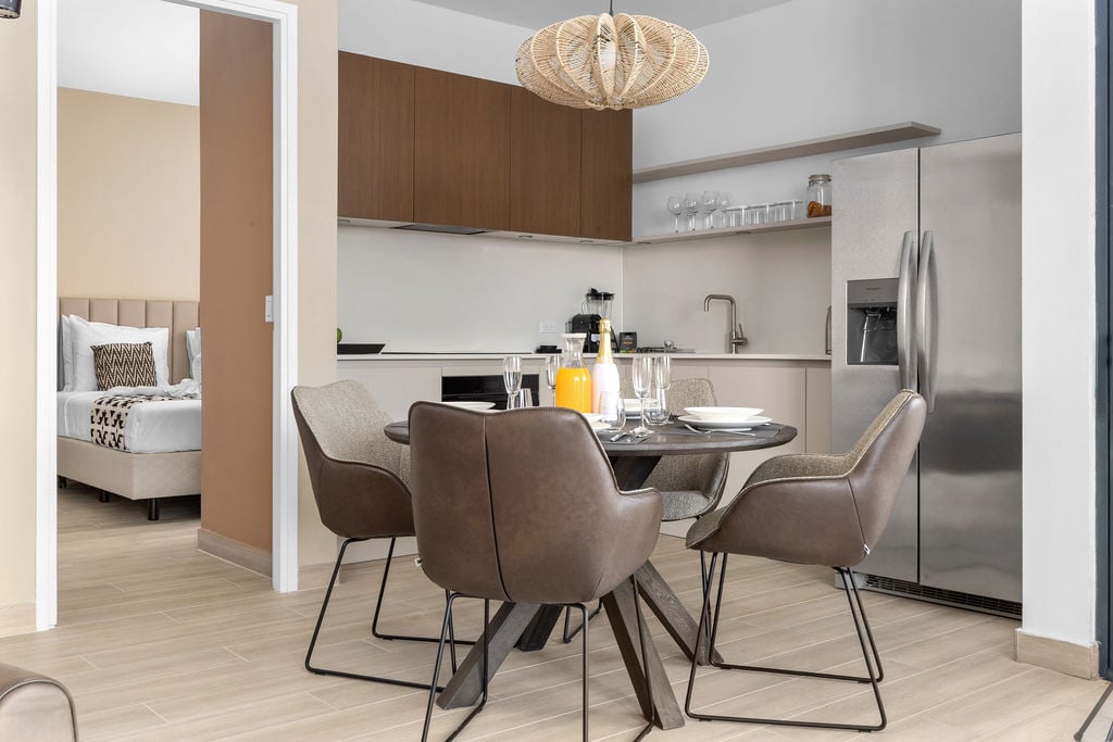 Arashi Boutique Condominiums 