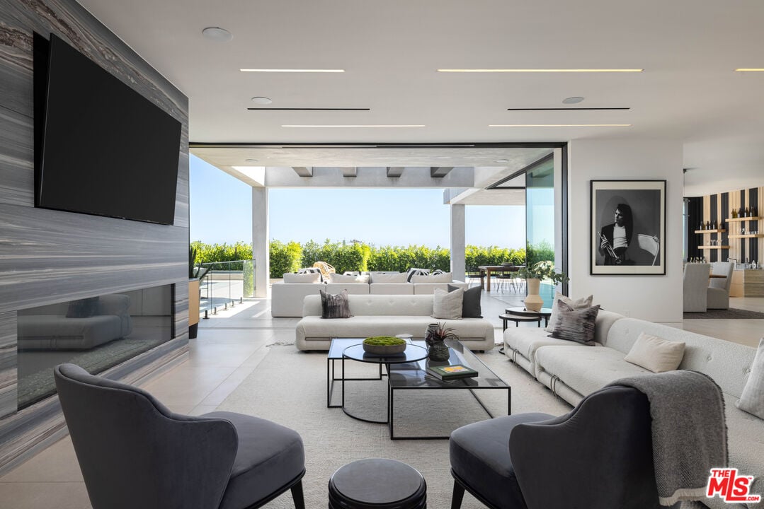 Zenith Horizon, Malibu Rd, 90265