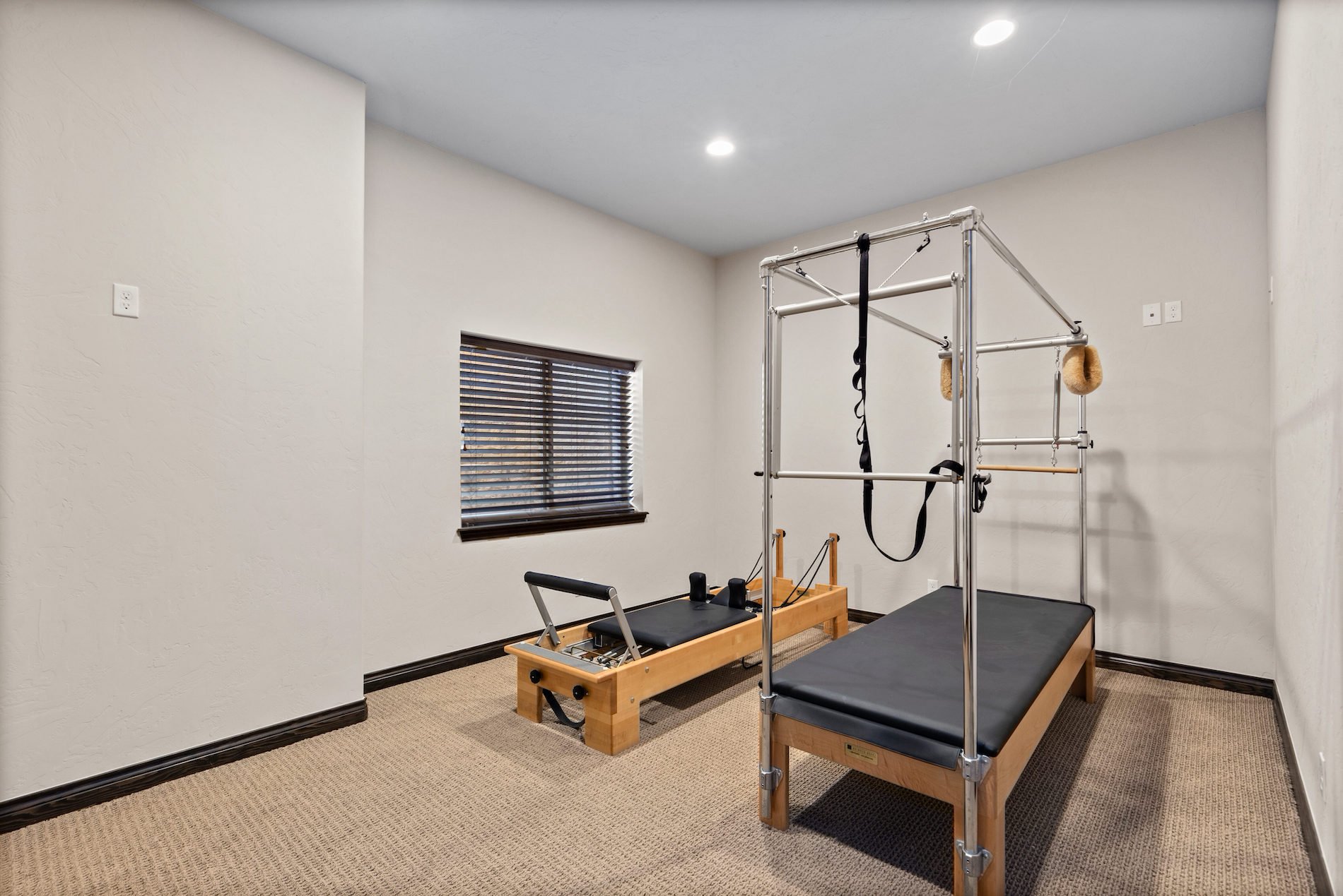 8122 Raphael Lane