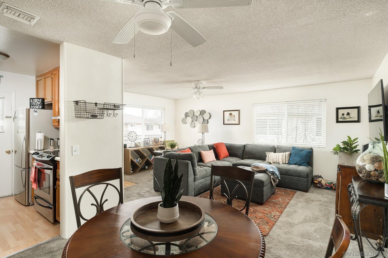 Lemon Crest Dr