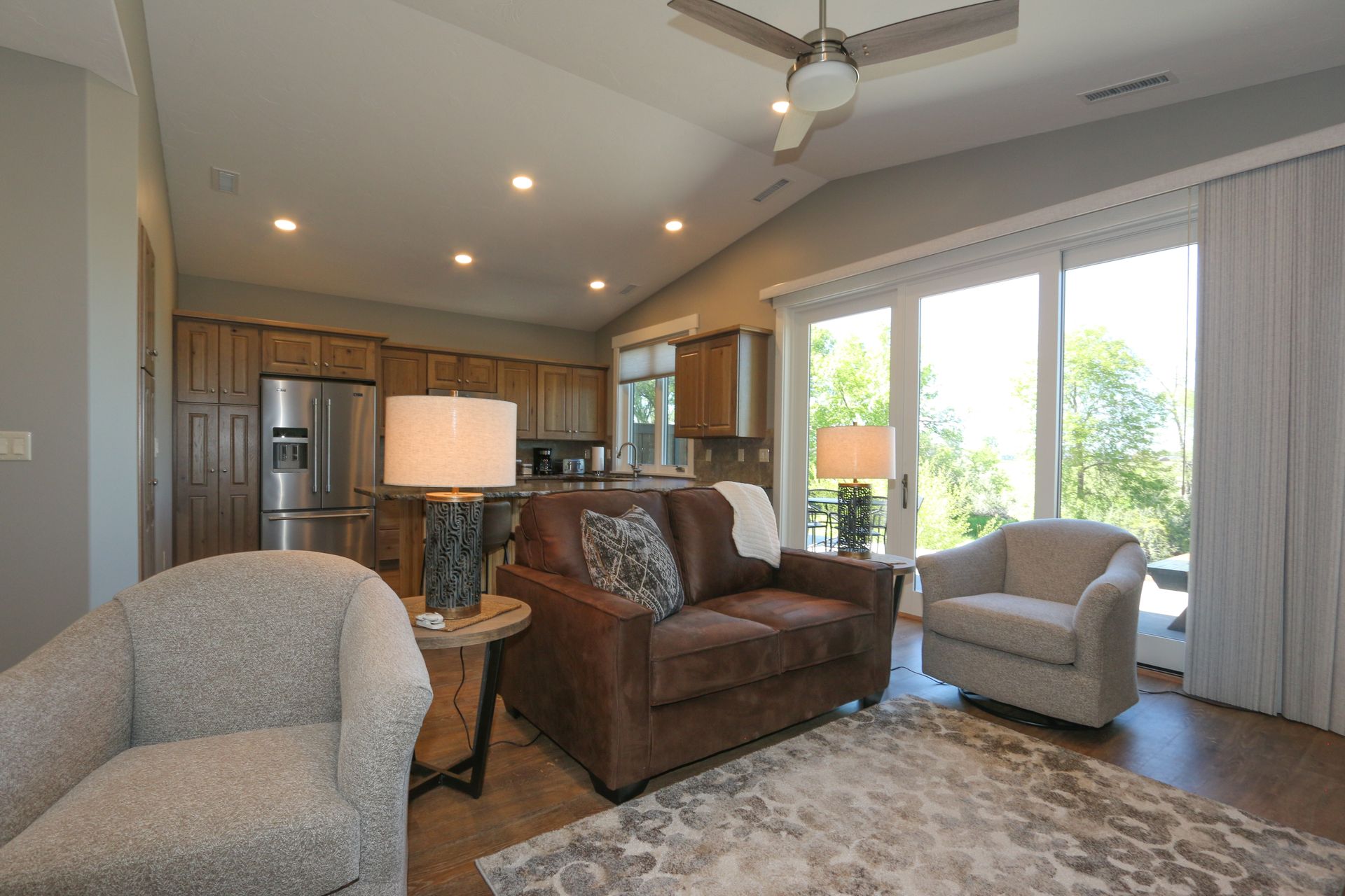19 Creekside Ln