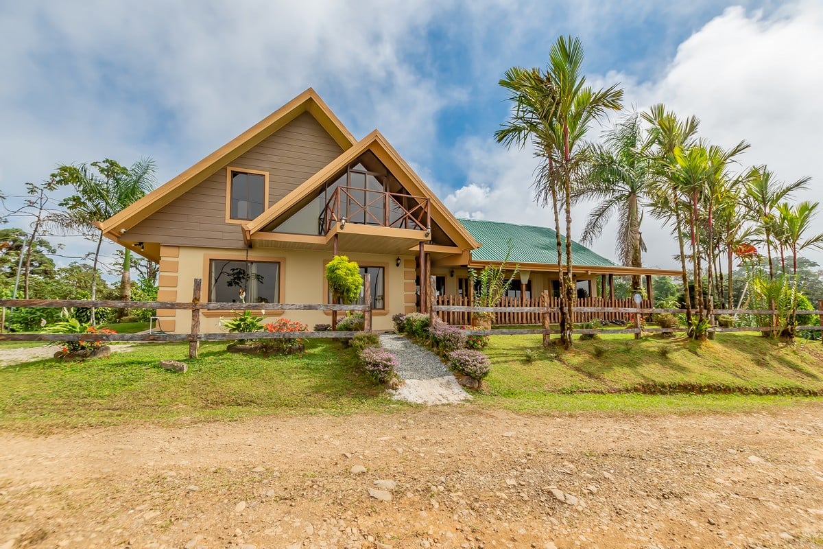 1.8 ACRES – 4 Bedroom Panoramic Ocean & Mountain View Paradise Home Tucked Away in Complete Privacy With Tropical Gardens & Fruit Trees!!!