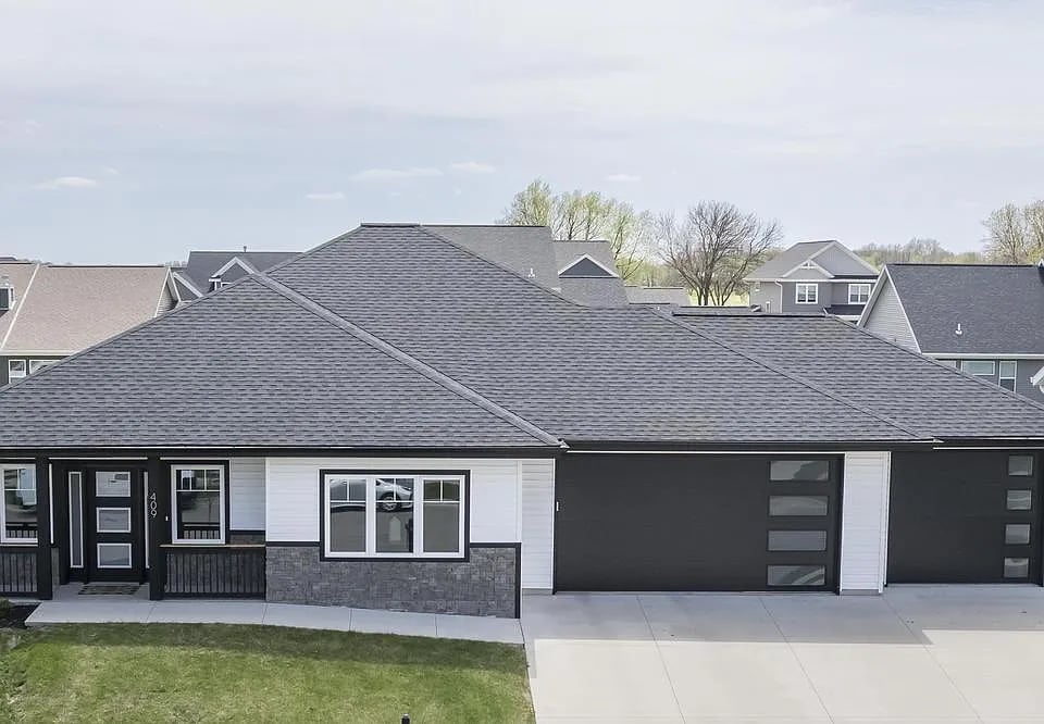409 E School Rd